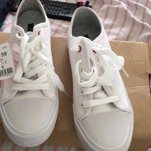 Women Tommy Hilfiger shoe size 6.5
